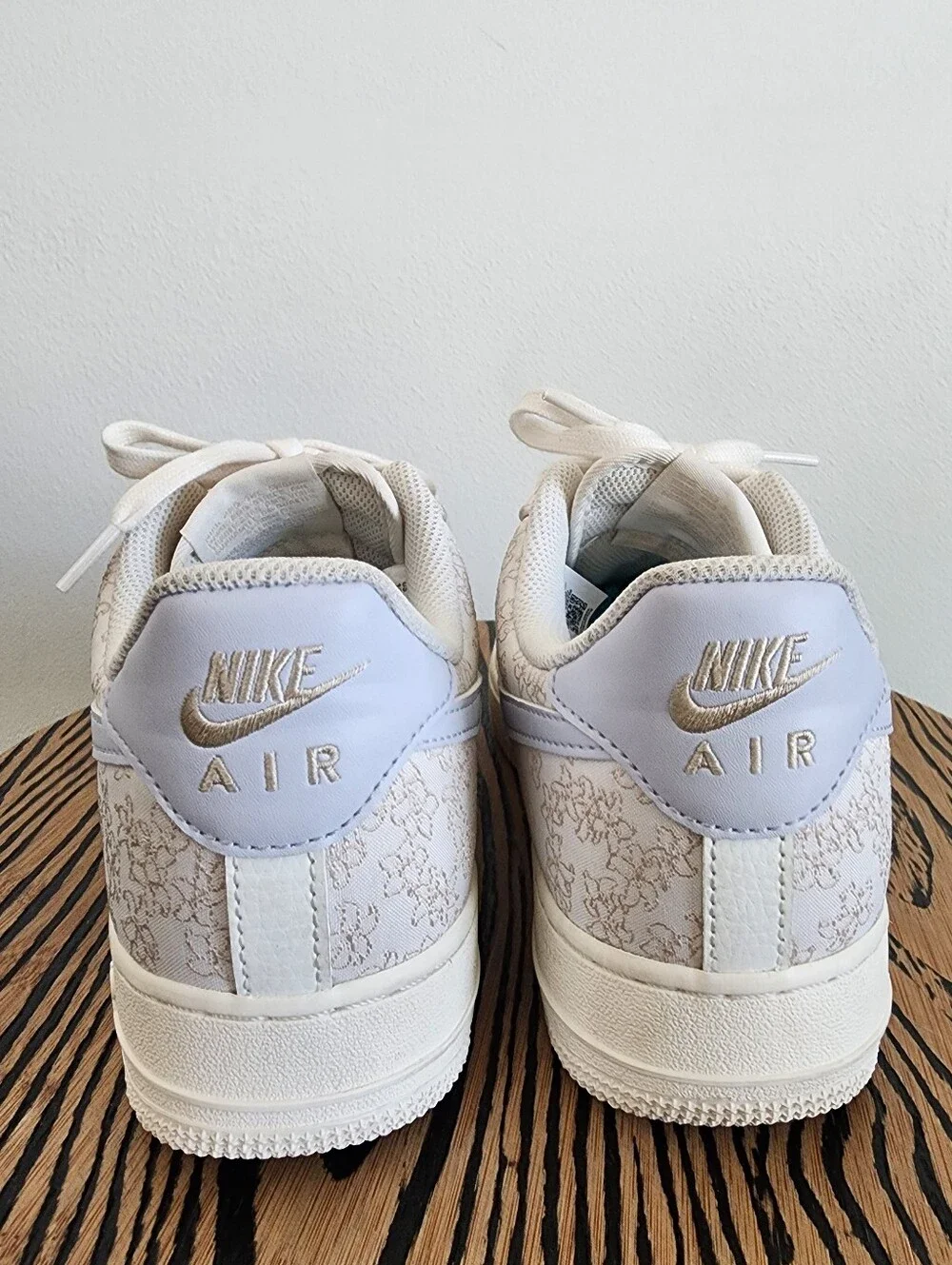 Nike Air Force 1 07 SE Jacquard Floral Embroidery White Sneakers Size 10
